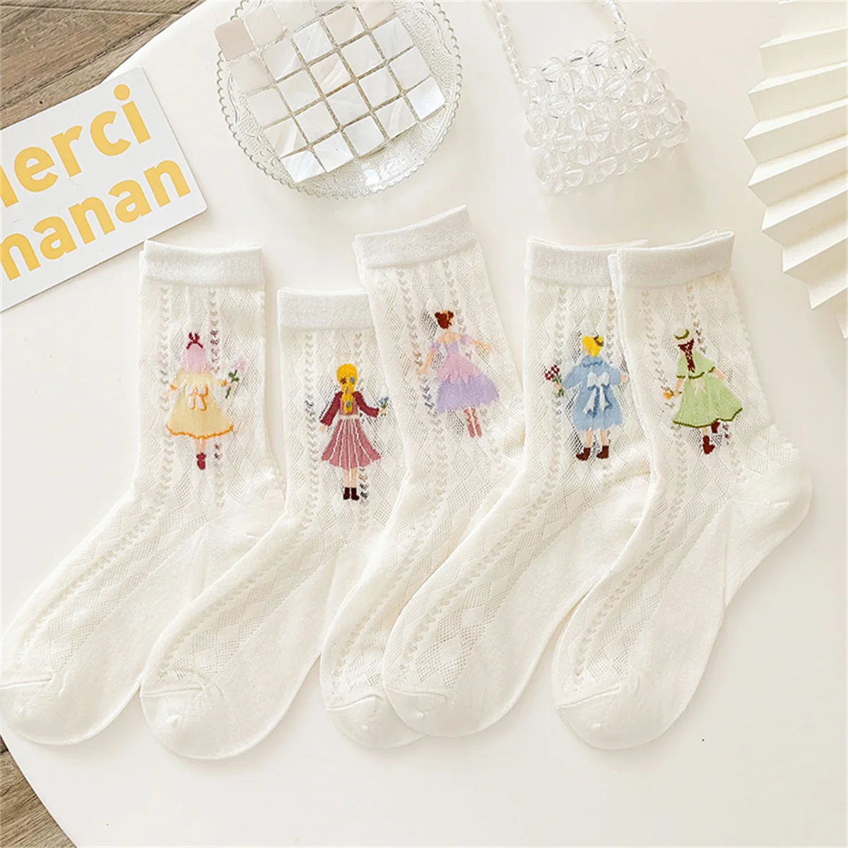 Летние носки Dreamlikelin В Корейском стиле, милые Хлопчатобумажные носки с мультяшным рисунком, Милые Сетчатые Тонкие Полые Белые носки со средней трубкой