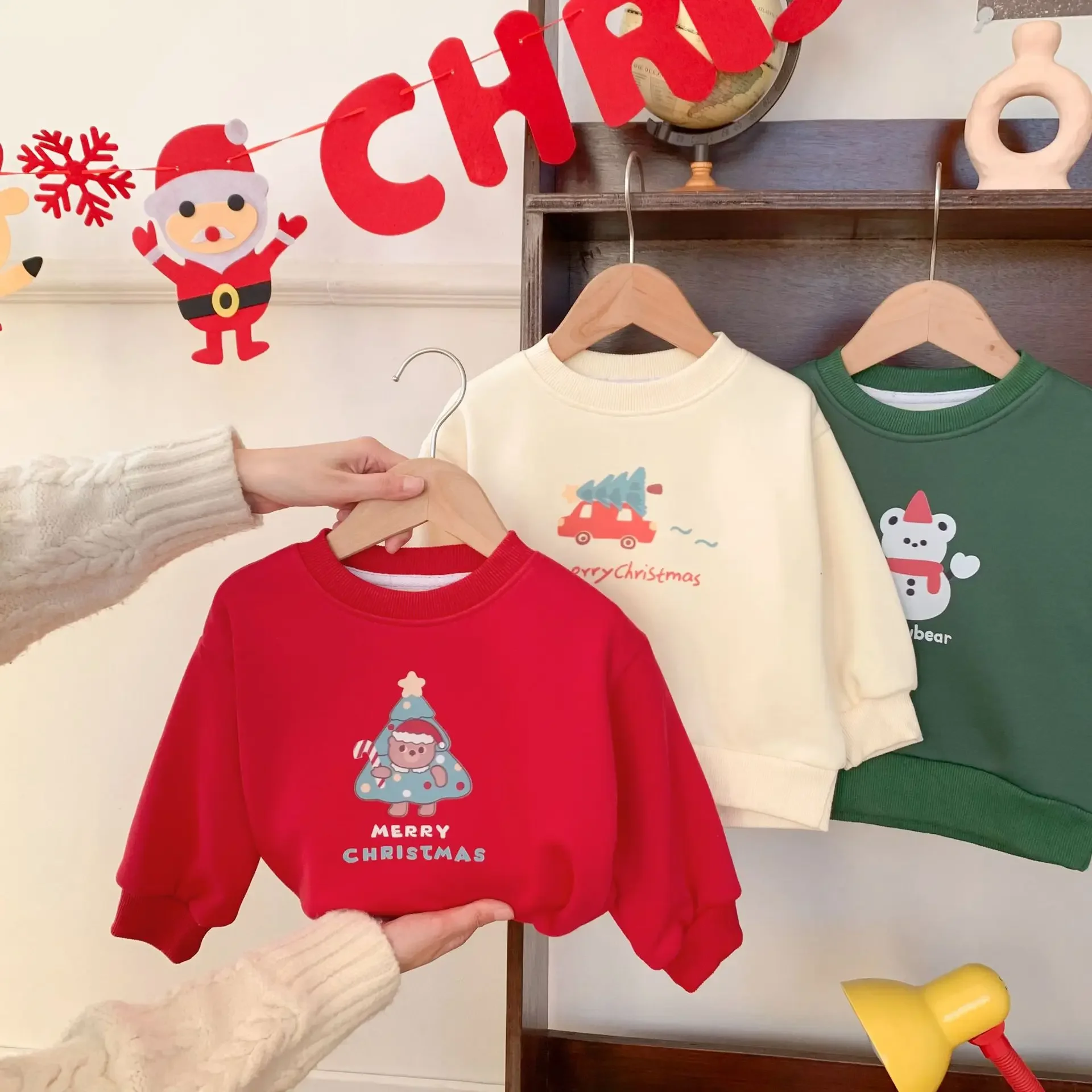 Бархатная толстовка для маленьких девочек и мальчиков, детские толстовки с героями мультфильмов, утепленный пуловер для малышей, Рождественская детская праздничная одежда 2024 года