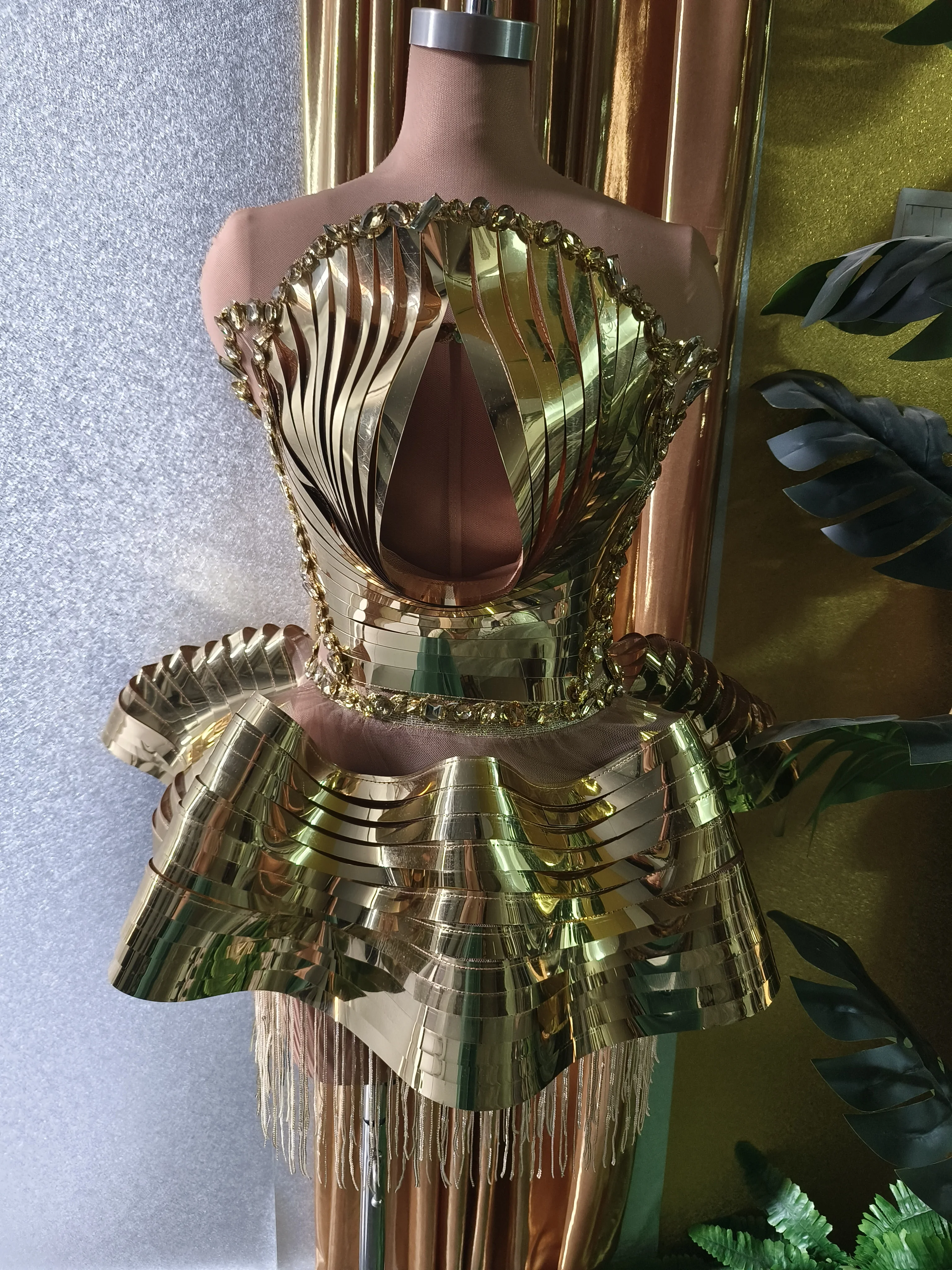 Золотой наряд для женщин, Певицы, танцовщицы, одежда для выступлений на сцене, Сверкающее Сексуальное фестивальное платье DragQueen с кисточками B139