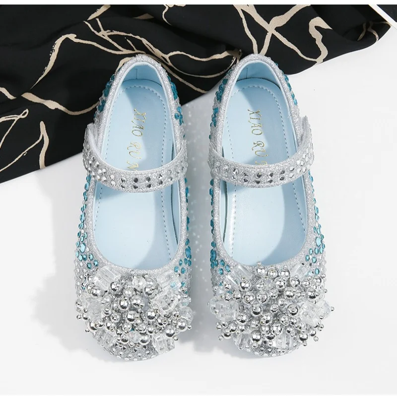 Модная кожаная обувь принцессы для девочек, новый бренд, детские блестящие туфли со стразами, модельные туфли со стразами для маленькой девочки, синие серебристые