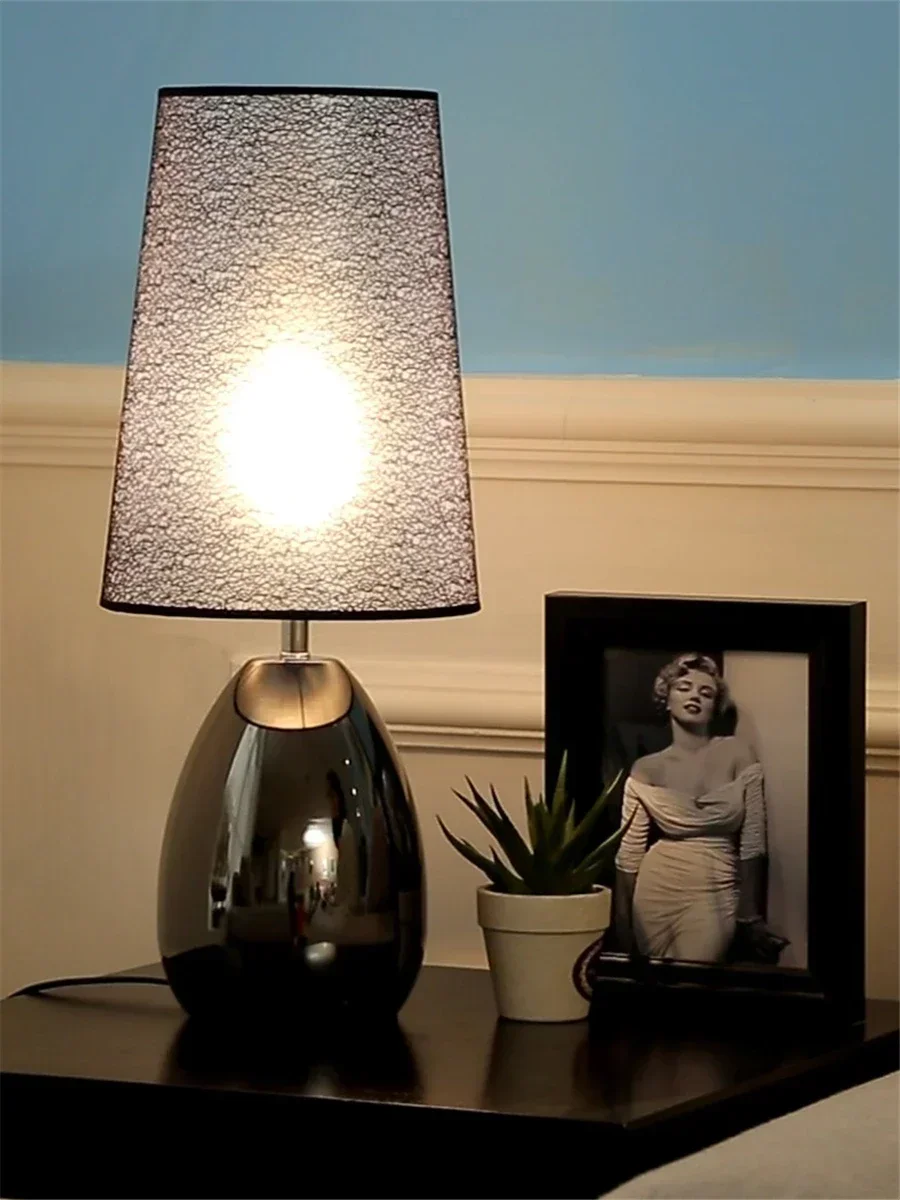 Прикроватная лампа для спальни Освещает роскошь и простоту в скандинавском стиле, теплую атмосферу, высококачественную минималистичную настольную лампу