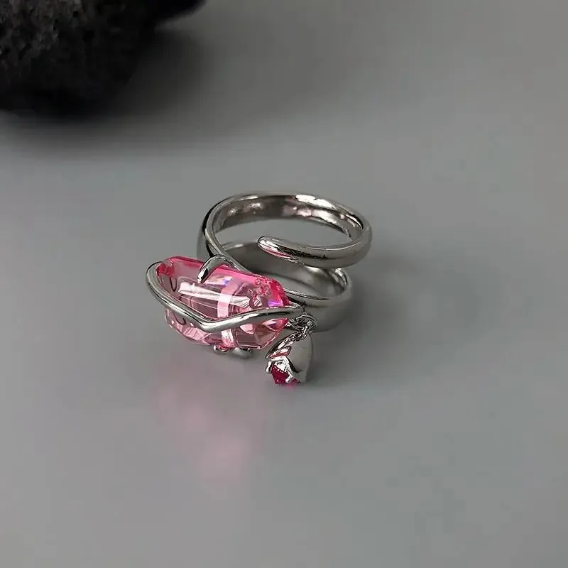 Дамское кольцо в стиле хип-хоп с серебряной инкрустацией, нерегулярный розовый драгоценный камень, изысканные легкие роскошные ювелирные изделия-шармы