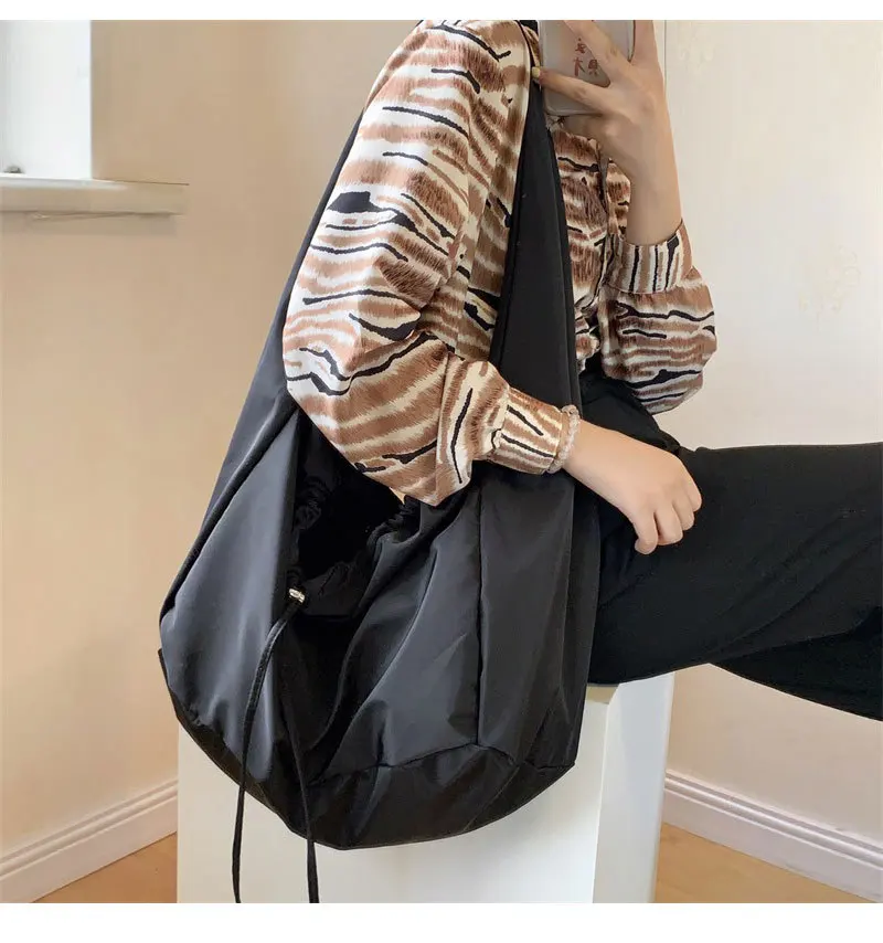 Повседневная женская сумка через плечо из цельного нейлона с широким ремнем, сумки через плечо большой емкости, черные сумки-тоут, женская нейлоновая сумка-кошелек