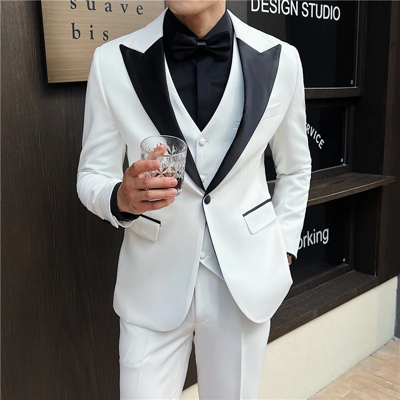 Новый костюм, Приталенные мужские костюмы, Приталенные деловые костюмы Жениха, белые смокинги для официальных свадебных костюмов, куртка, брюки, жилет, 3 шт.