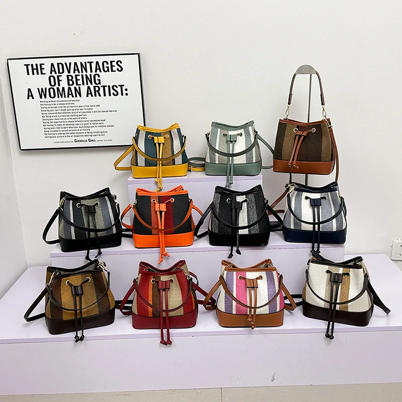 Женская сумка большой емкости 2023, новая модная сумка контрастного цвета, корейская повседневная сумка-мешок на шнурке